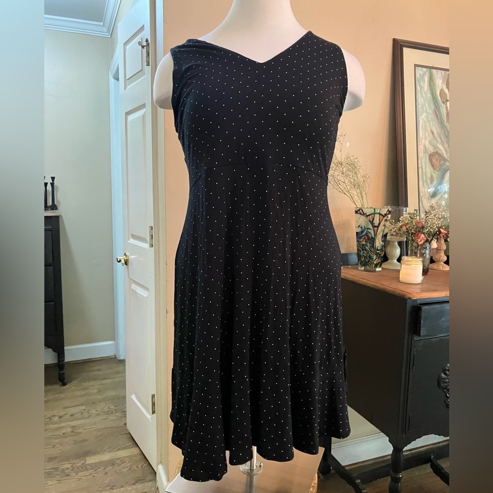 Black Sleeveless V-Neck Polka Dot Dress